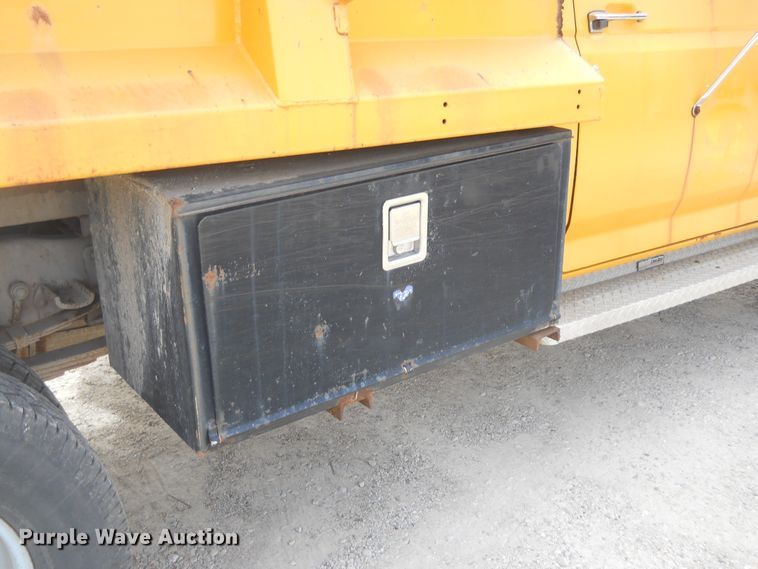 image for item DF4569 1991 Ford F450 Super Duty  dump truck