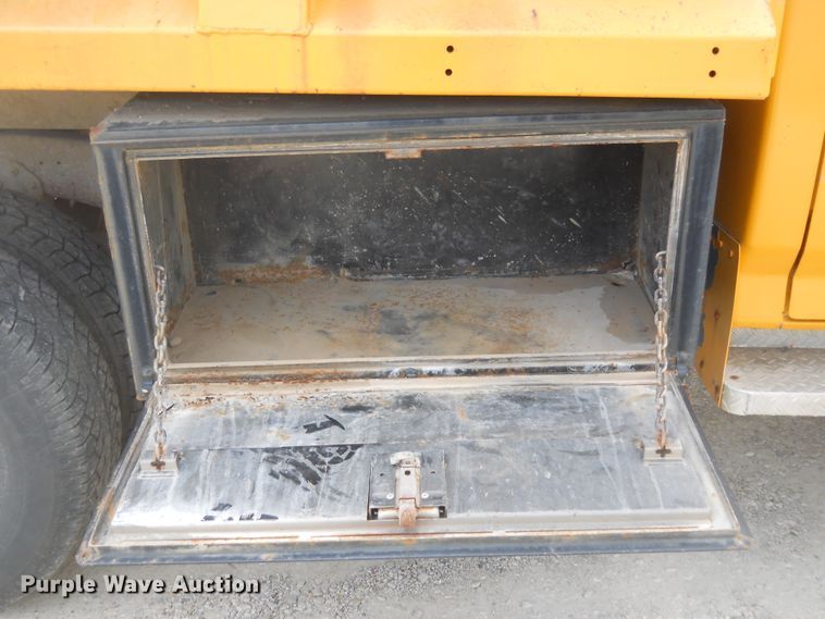 image for item DF4569 1991 Ford F450 Super Duty  dump truck