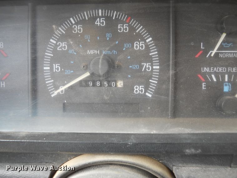 image for item DF4569 1991 Ford F450 Super Duty  dump truck