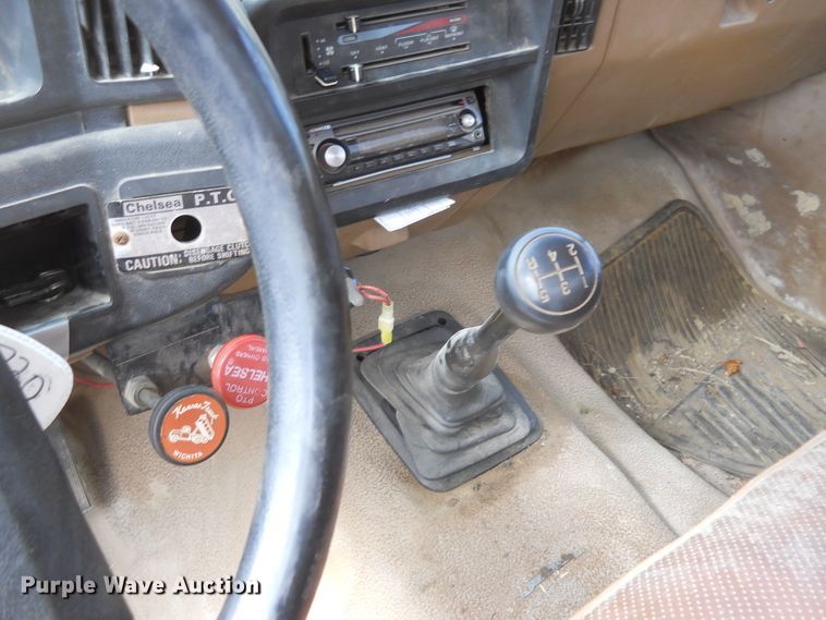 image for item DF4569 1991 Ford F450 Super Duty  dump truck