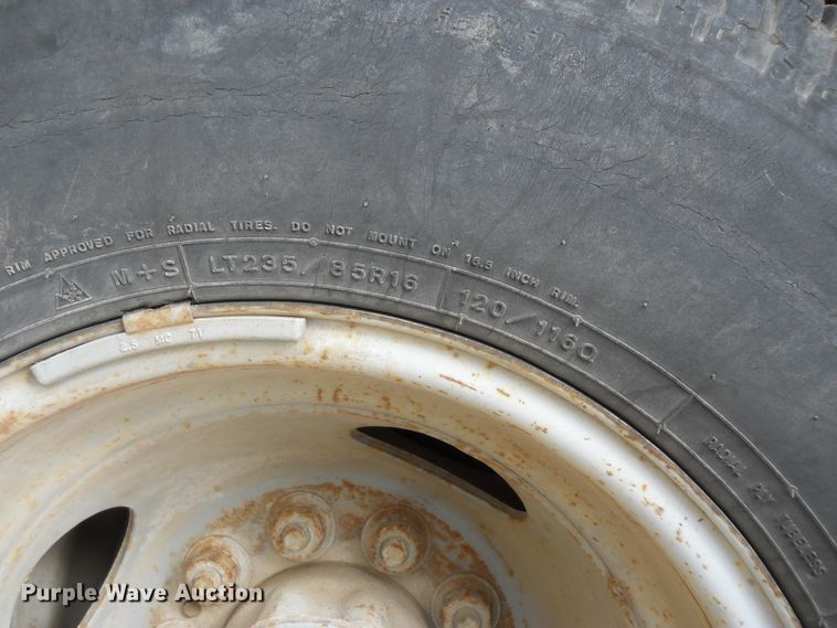 image for item DF4569 1991 Ford F450 Super Duty  dump truck