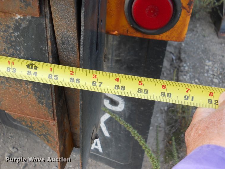 image for item DF4569 1991 Ford F450 Super Duty  dump truck