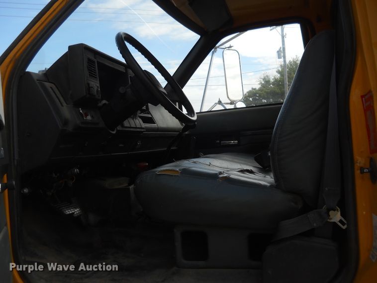 image for item DF4571 1999 Chevrolet C6500  dump truck