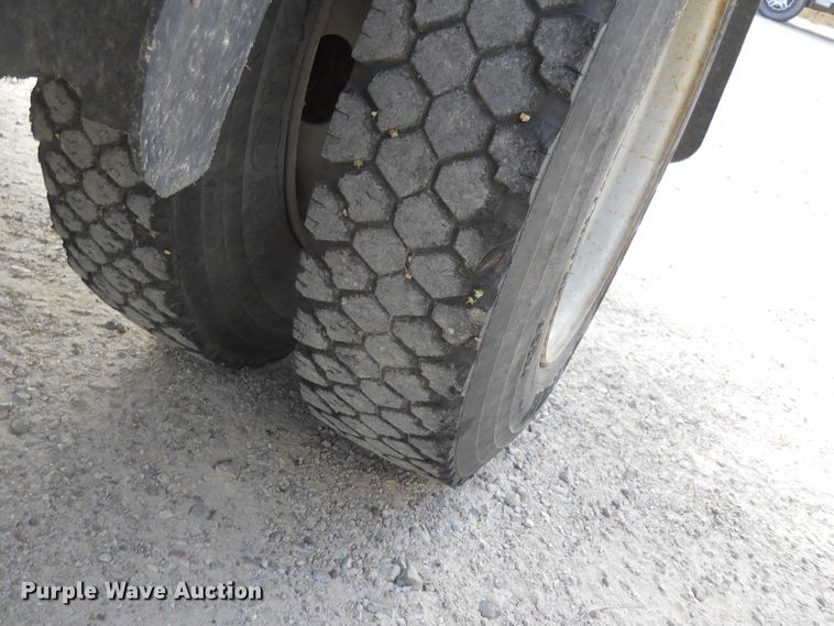 image for item DF4571 1999 Chevrolet C6500  dump truck