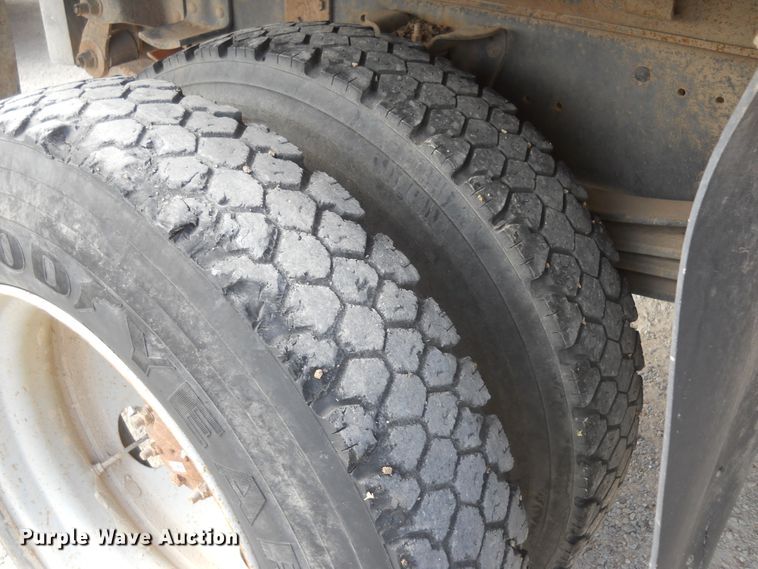 image for item DF4571 1999 Chevrolet C6500  dump truck