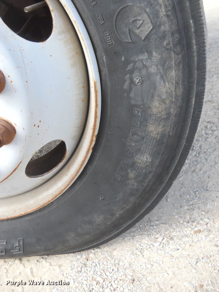 image for item DF4571 1999 Chevrolet C6500  dump truck