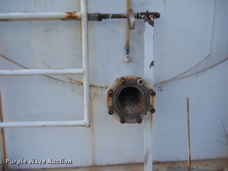 image for item DF4572 1979 Ford F800  water truck