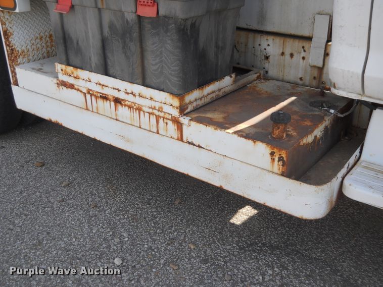 image for item DF4572 1979 Ford F800  water truck