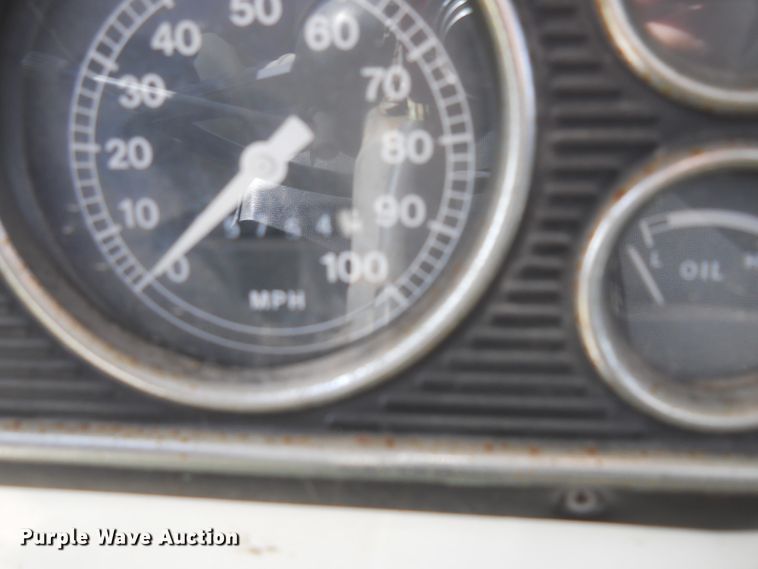 image for item DF4572 1979 Ford F800  water truck