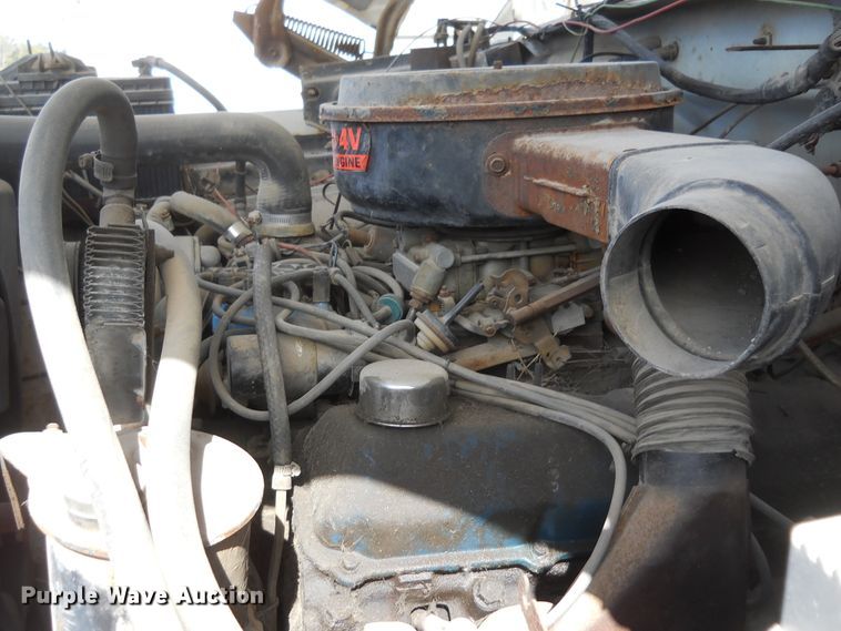 image for item DF4572 1979 Ford F800  water truck