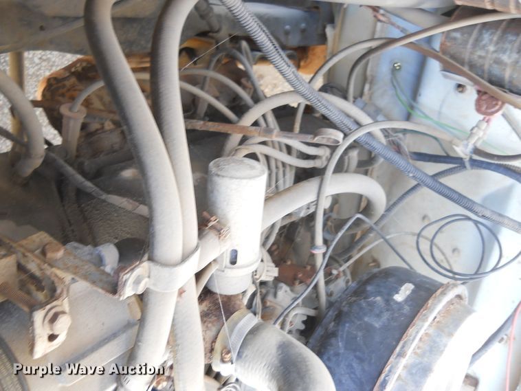 image for item DF4572 1979 Ford F800  water truck