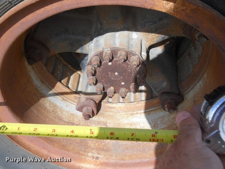 image for item DF4572 1979 Ford F800  water truck