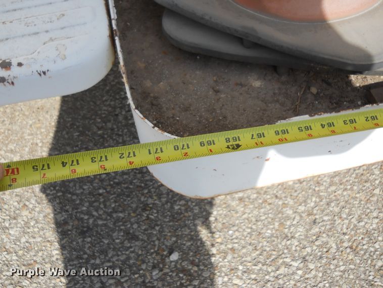 image for item DF4572 1979 Ford F800  water truck