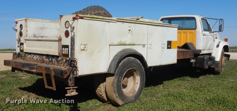 image for item DF6677 1998 Ford F700  utility truck