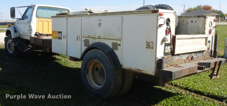 image for item DF6677 1998 Ford F700  utility truck