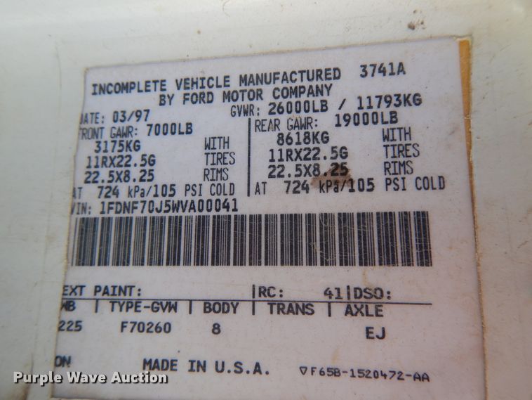 image for item DF6677 1998 Ford F700  utility truck