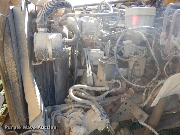 image for item DF6677 1998 Ford F700  utility truck