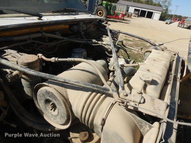 image for item DF6677 1998 Ford F700  utility truck
