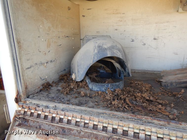 image for item DF6677 1998 Ford F700  utility truck