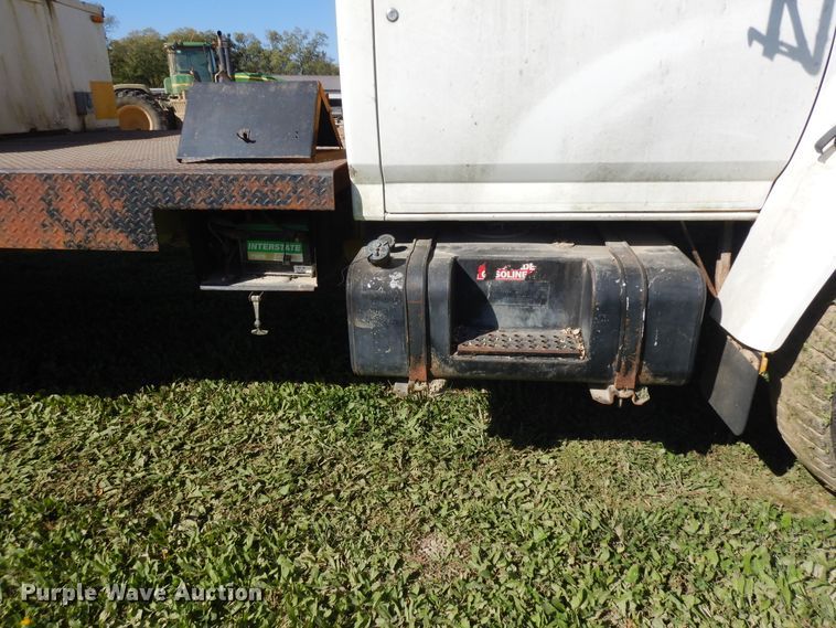 image for item DF6677 1998 Ford F700  utility truck