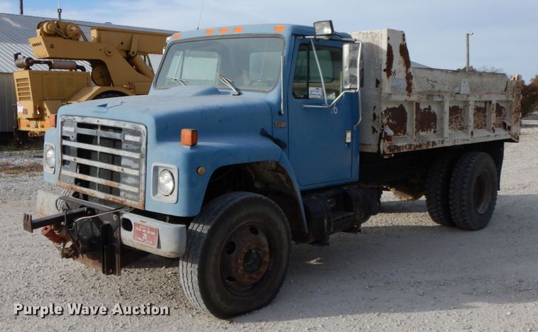 image for item DG6955 1986 International 1954  dump truck