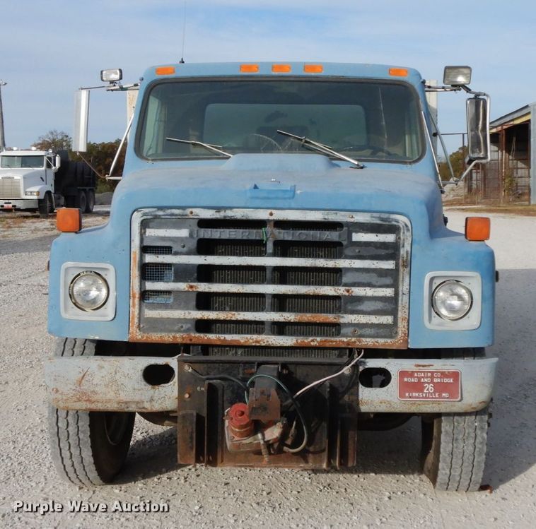 image for item DG6955 1986 International 1954  dump truck