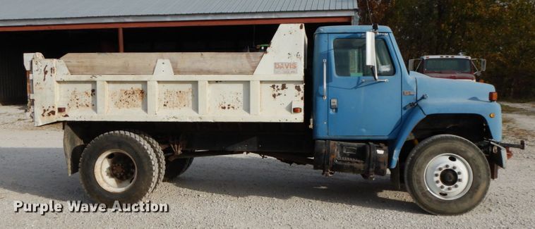 image for item DG6955 1986 International 1954  dump truck