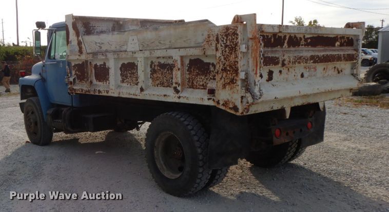 image for item DG6955 1986 International 1954  dump truck