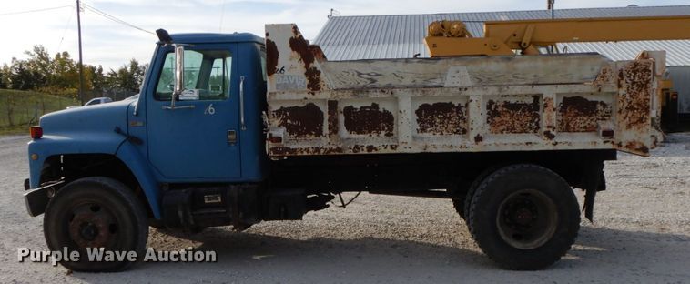 image for item DG6955 1986 International 1954  dump truck