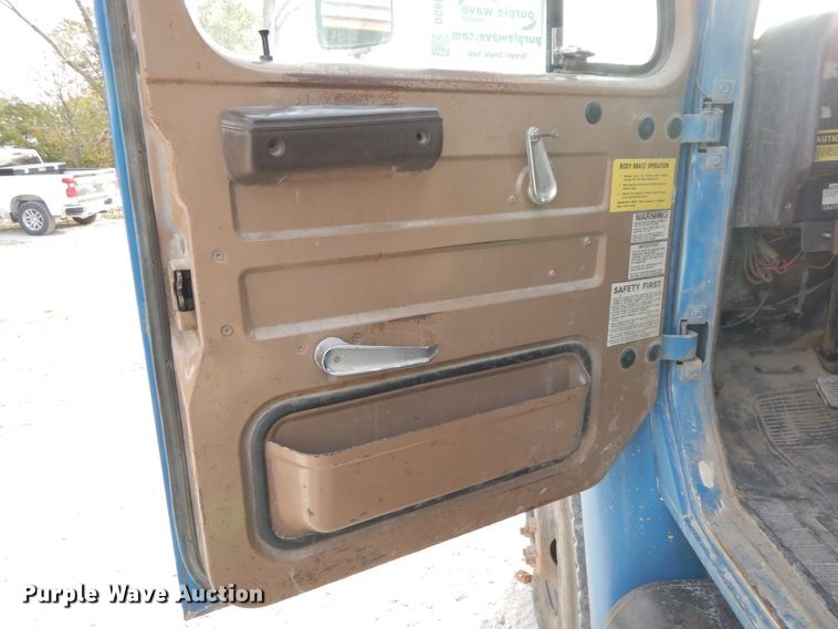 image for item DG6955 1986 International 1954  dump truck