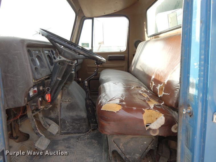 image for item DG6955 1986 International 1954  dump truck