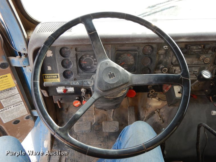 image for item DG6955 1986 International 1954  dump truck