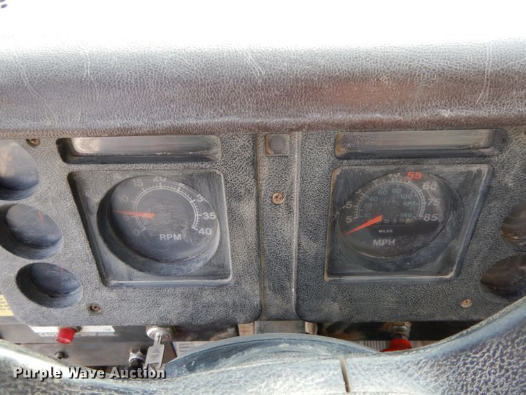 image for item DG6955 1986 International 1954  dump truck