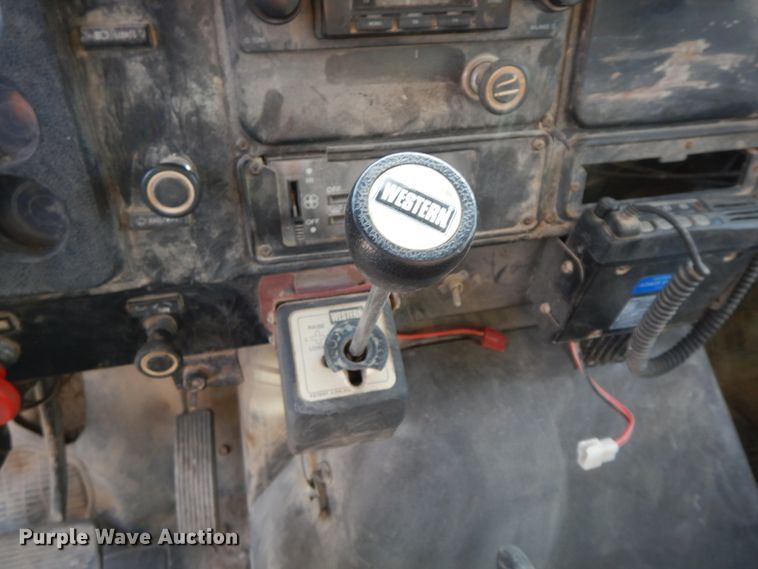 image for item DG6955 1986 International 1954  dump truck