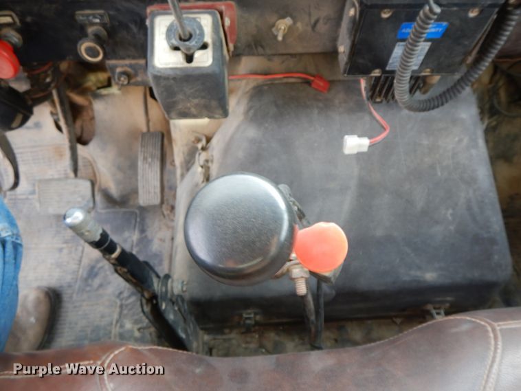 image for item DG6955 1986 International 1954  dump truck