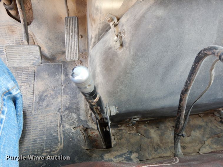 image for item DG6955 1986 International 1954  dump truck