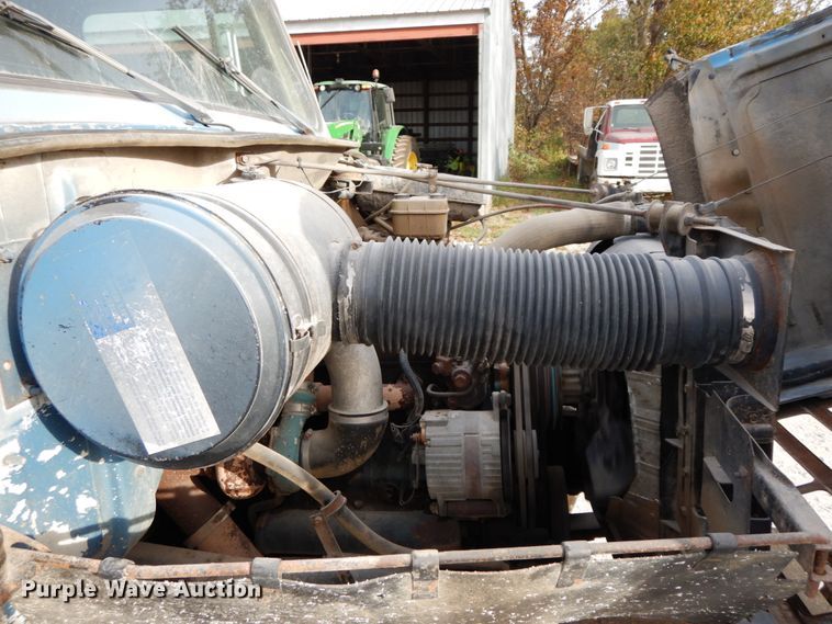 image for item DG6955 1986 International 1954  dump truck