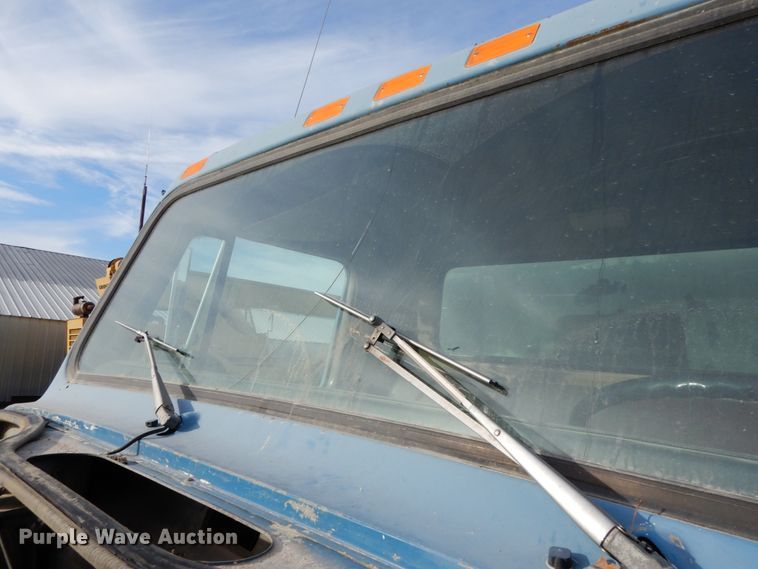 image for item DG6955 1986 International 1954  dump truck