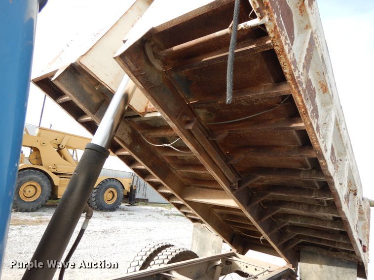 image for item DG6955 1986 International 1954  dump truck