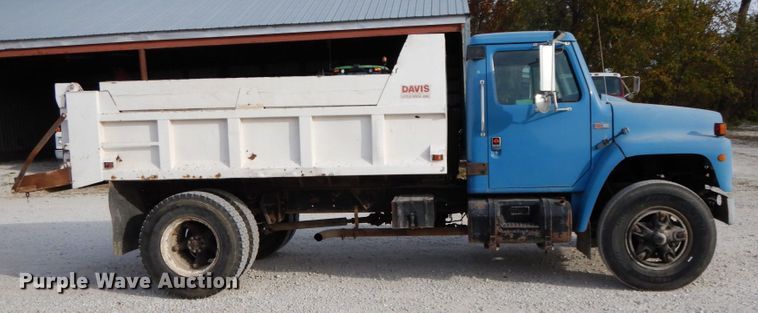 image for item DG6956 1987 International 1954  dump truck