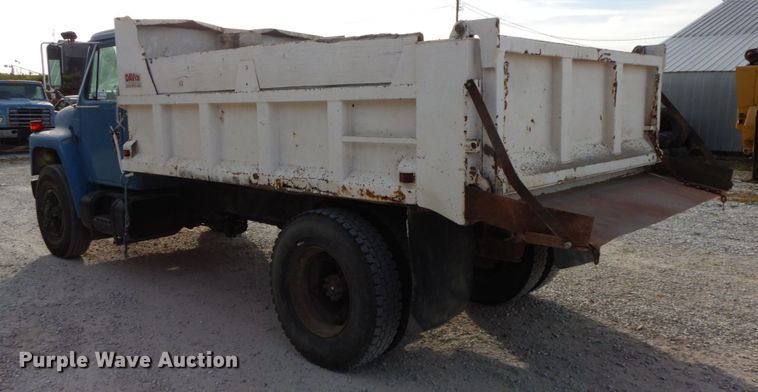 image for item DG6956 1987 International 1954  dump truck