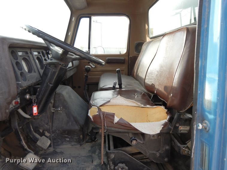 image for item DG6956 1987 International 1954  dump truck