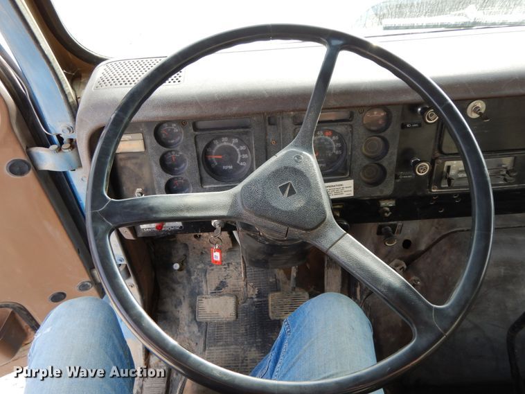 image for item DG6956 1987 International 1954  dump truck