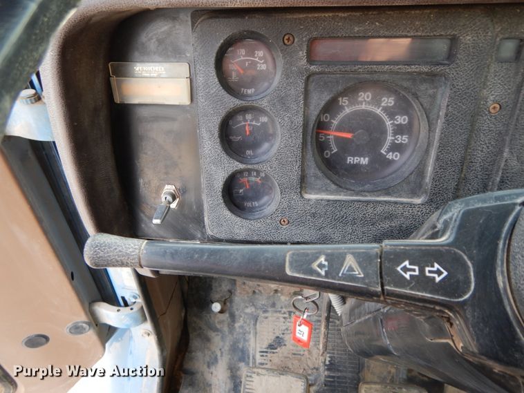 image for item DG6956 1987 International 1954  dump truck