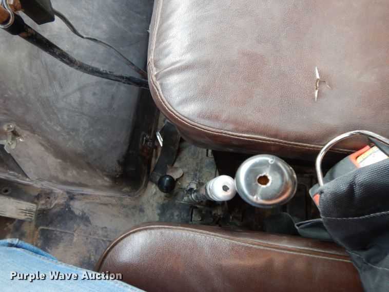 image for item DG6956 1987 International 1954  dump truck