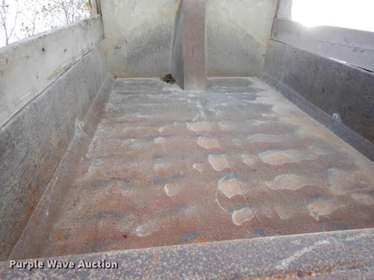 image for item DG6956 1987 International 1954  dump truck