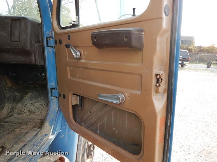 image for item DG6956 1987 International 1954  dump truck