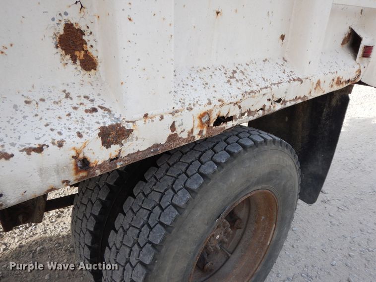 image for item DG6956 1987 International 1954  dump truck