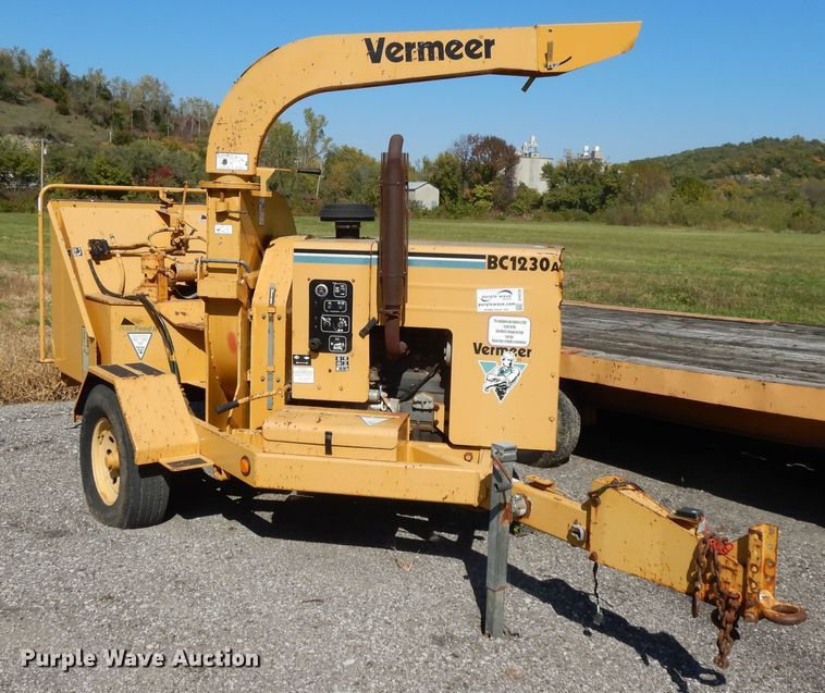 image for item DH0218 Vermeer BC1230A wood chipper