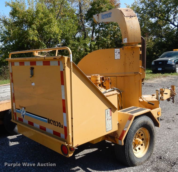image for item DH0218 Vermeer BC1230A wood chipper